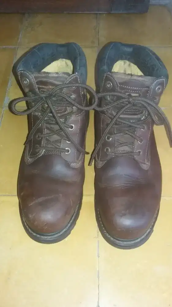 Safety Shoes CATERPILLAR
