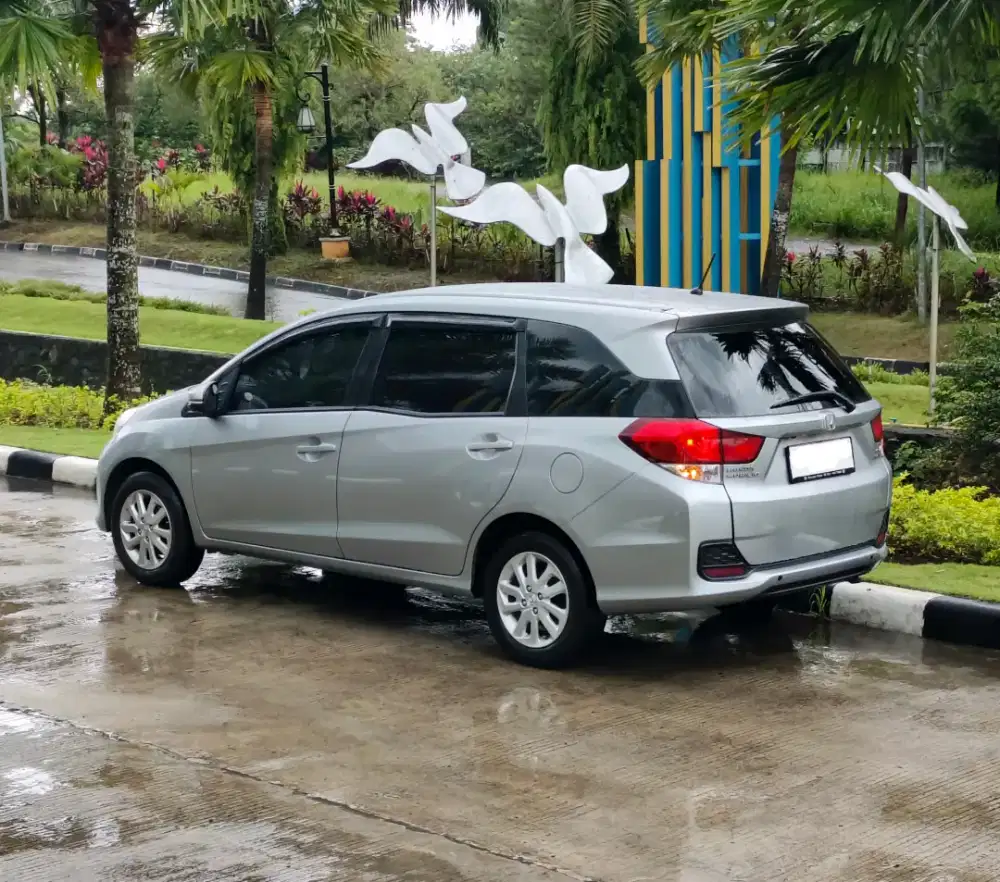Honda Mobilio 1.5 E matic CVT 2016 low kilometer