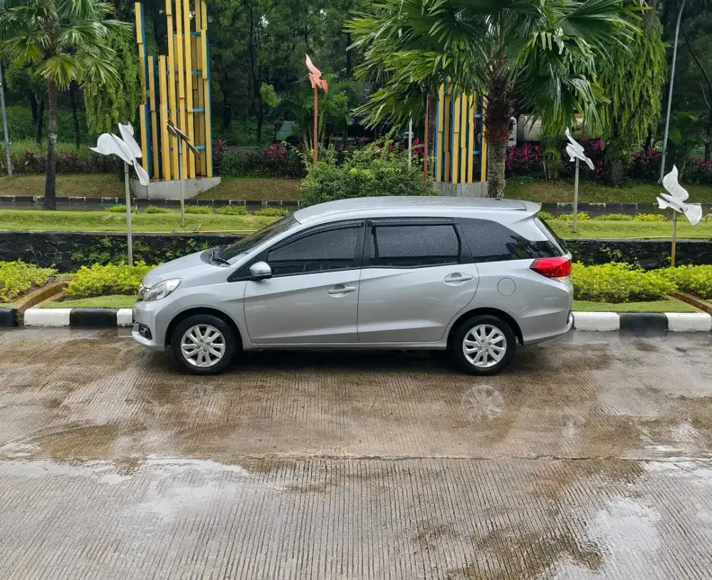 Honda Mobilio 1.5 E CVT 2016 istimewa km 66rb