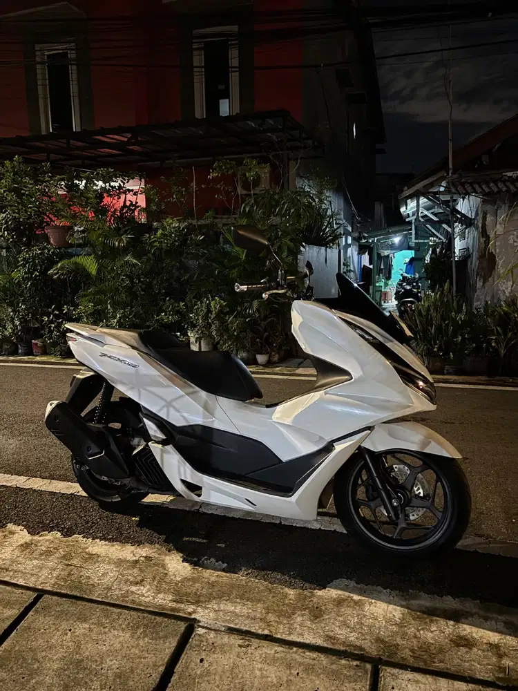 Honda pcx 2024 Putih