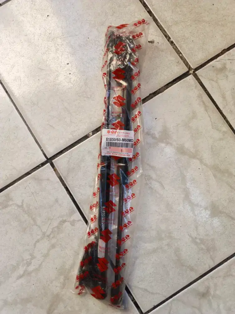 Shock bagasi pintu belakang belakang Suzuki Ertiga 1set