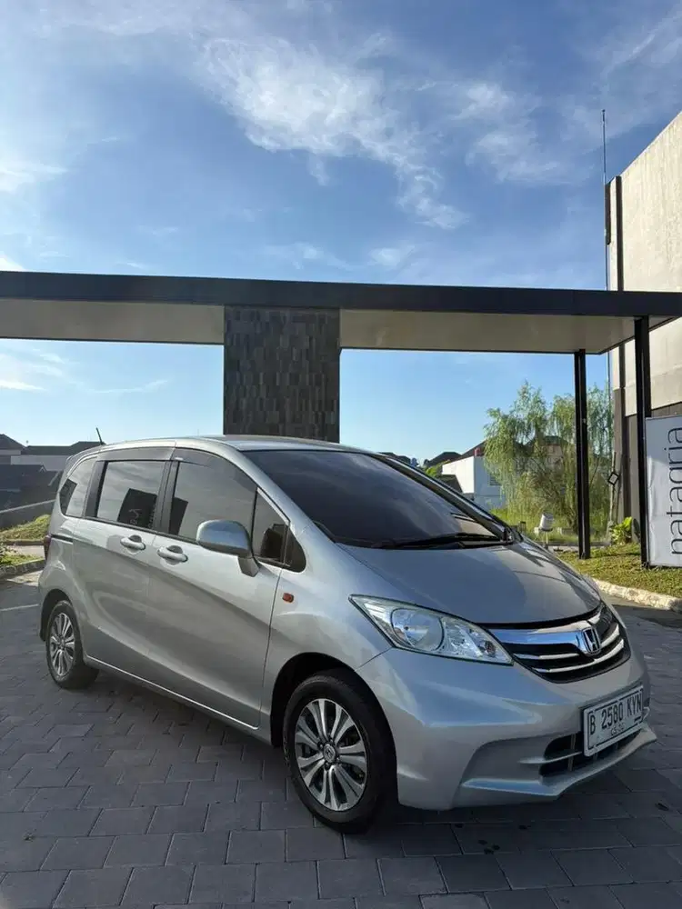 Honda Freed SD 2012 Fullset Pajak Baru Ban Tebal No PR