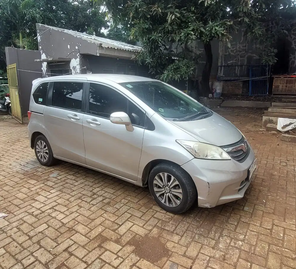Honda Freed 2012 Bensin