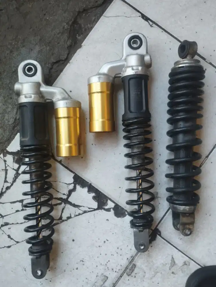 Di tawarkan shock belakang Yamaha nmx new copotan sama shock  secupi