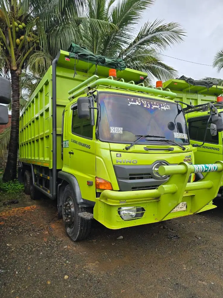 DIJUAL DUMPTRUCK HINO FM8JND2 EURO 4  MILIK PRIBADI TAHUN 2023