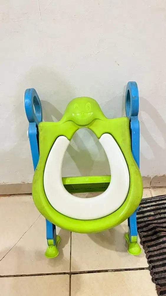 Baby toilet training