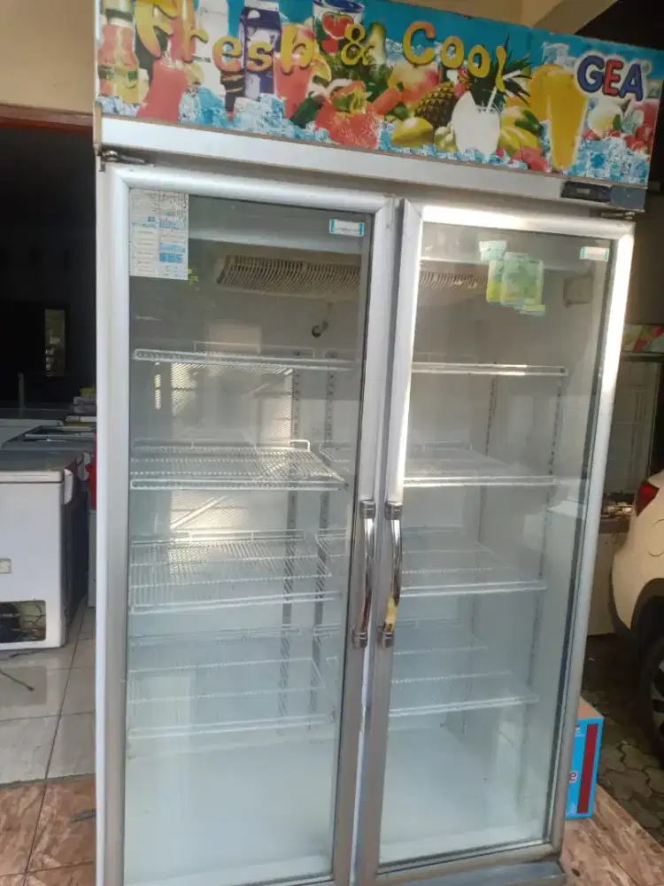 showcase 2 pintu GEA