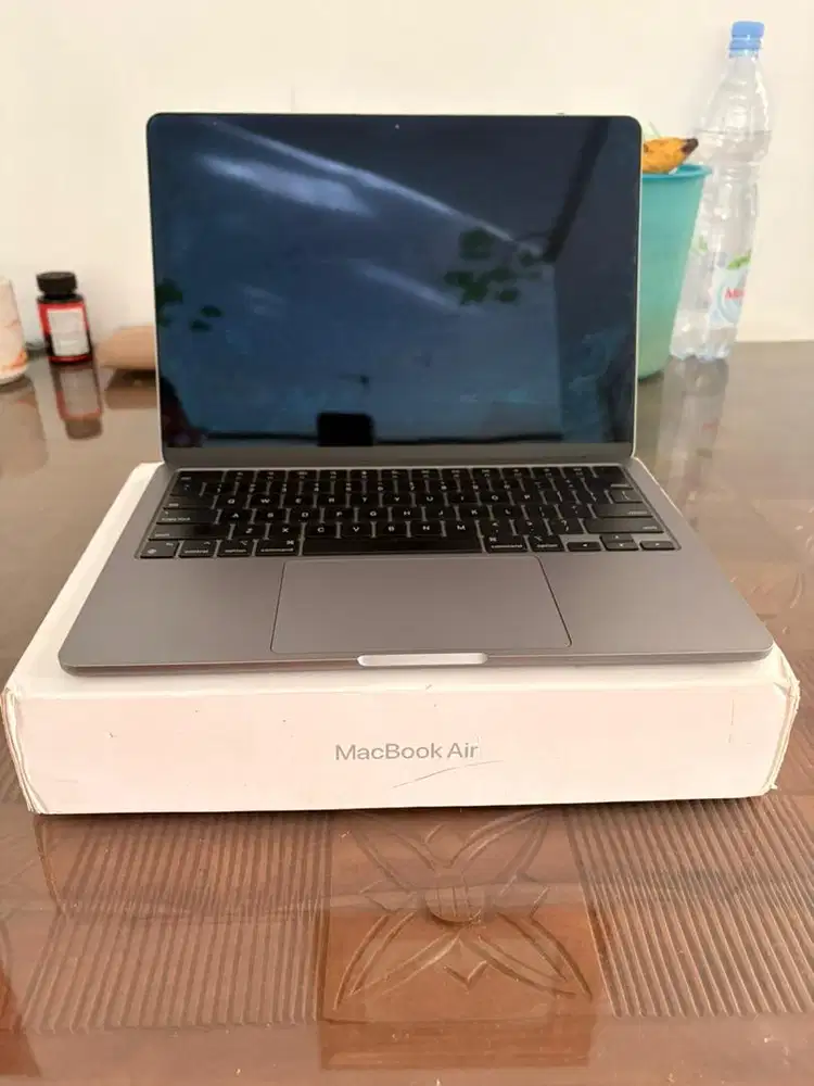 Dijual Macbook Air M2 8/ 256