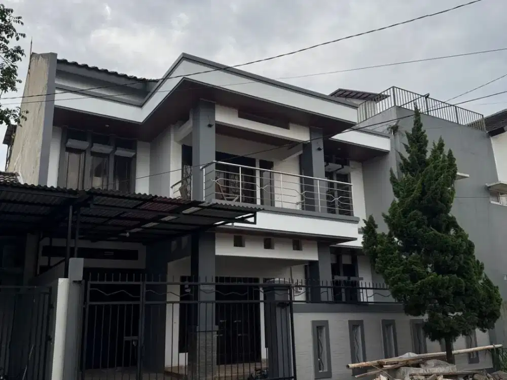 Dijual Rumah 4 Kamar Tidur, Dekat Sekolah Dan Pertokoan, Taman Holis Indah