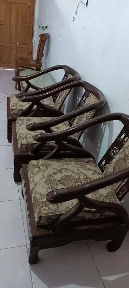 Kursi / Sofa kondisi layak