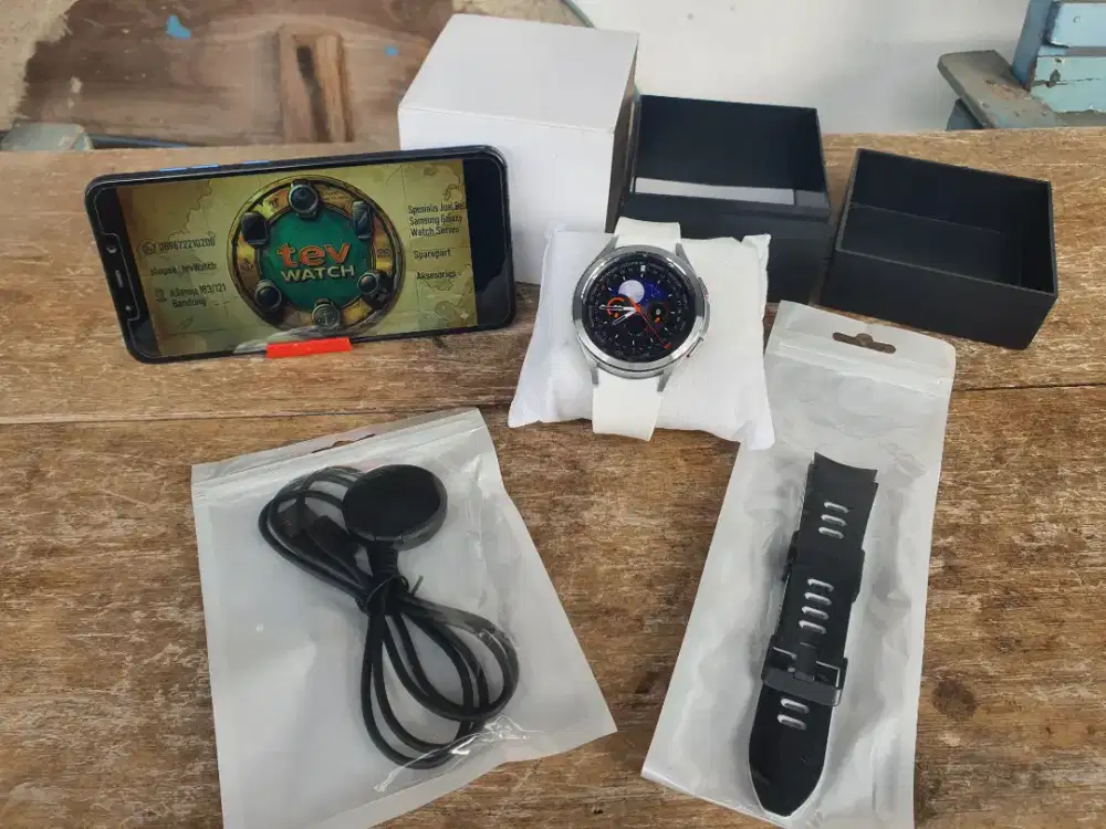 Samsung Galaxy Watch 4 Classic 46mm Silver Mulus PRELOVED