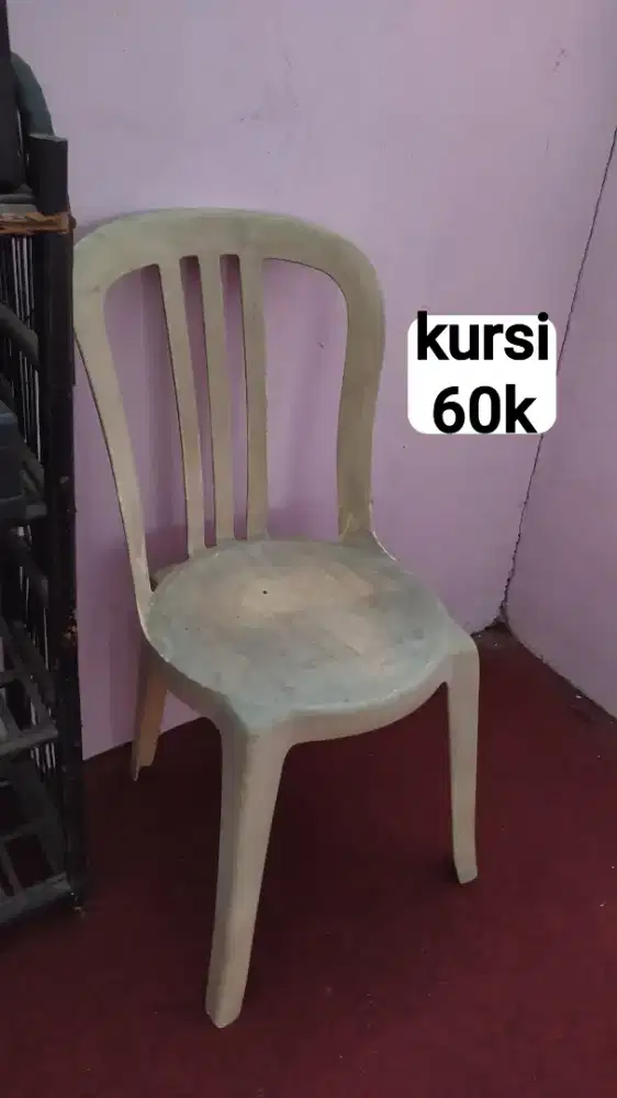 Kursi plastik putih bangku ringan duduk santai