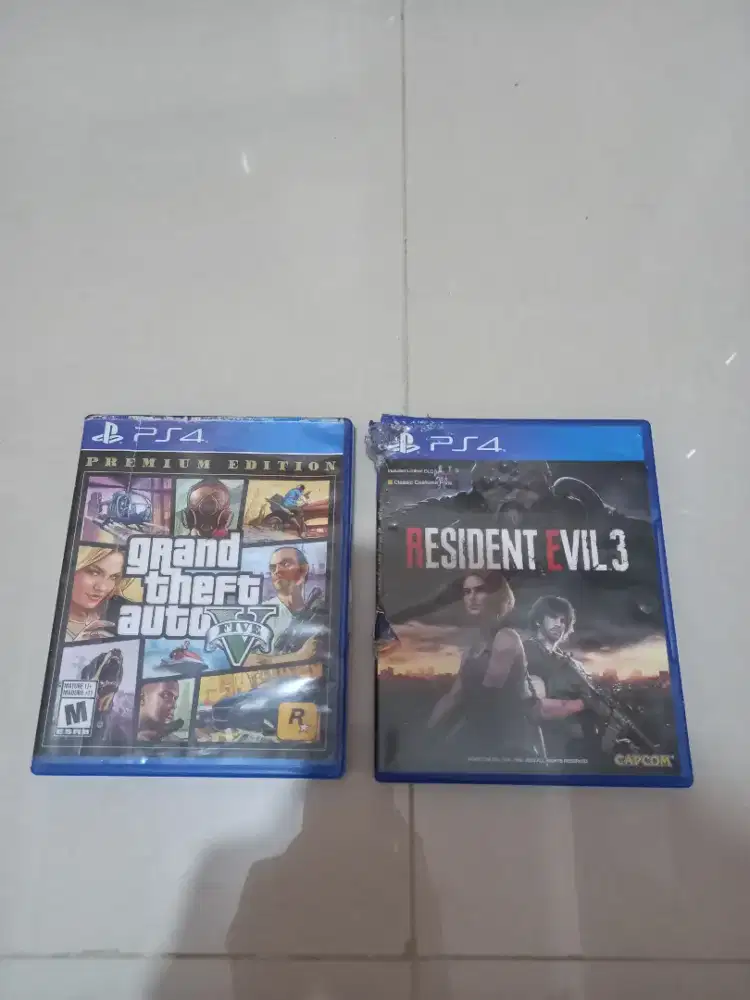 KASET PS4 GTA V PREMIUM EDITION & RESIDENT EVIL 3(BACA DESKRIPSI)