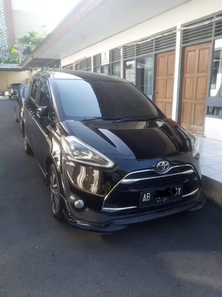 Toyota Sienta Q tahun 2017 Low KM