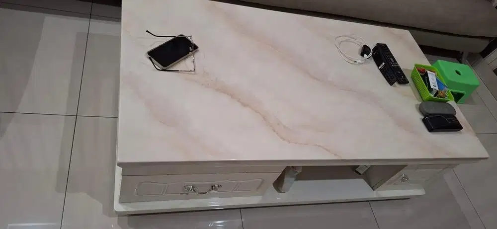 meja ruang tamu