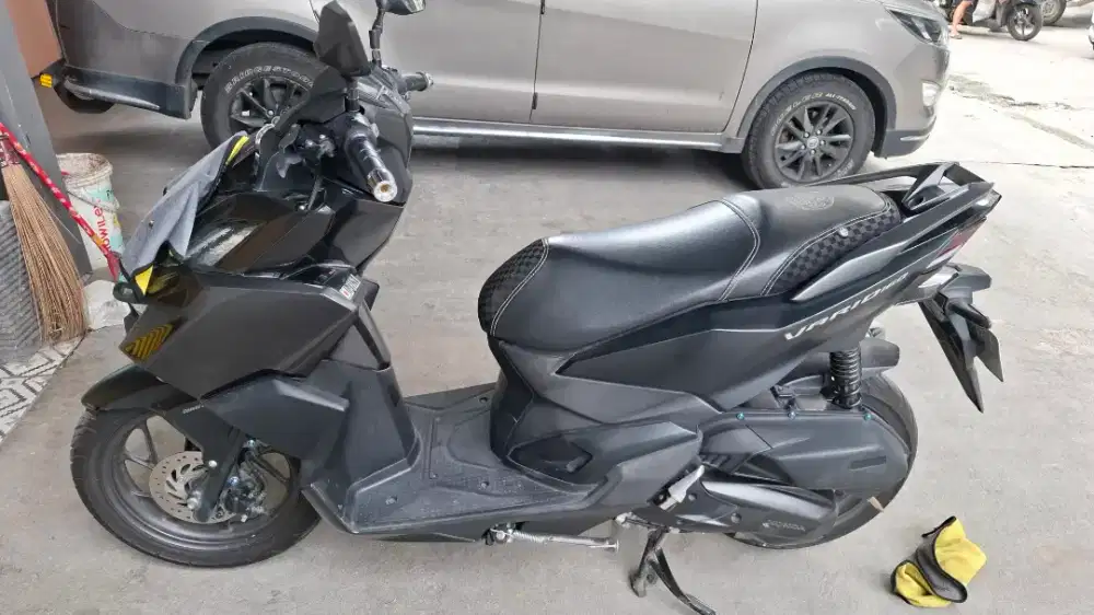 Honda Vario Black 160 2022 akhir keyless