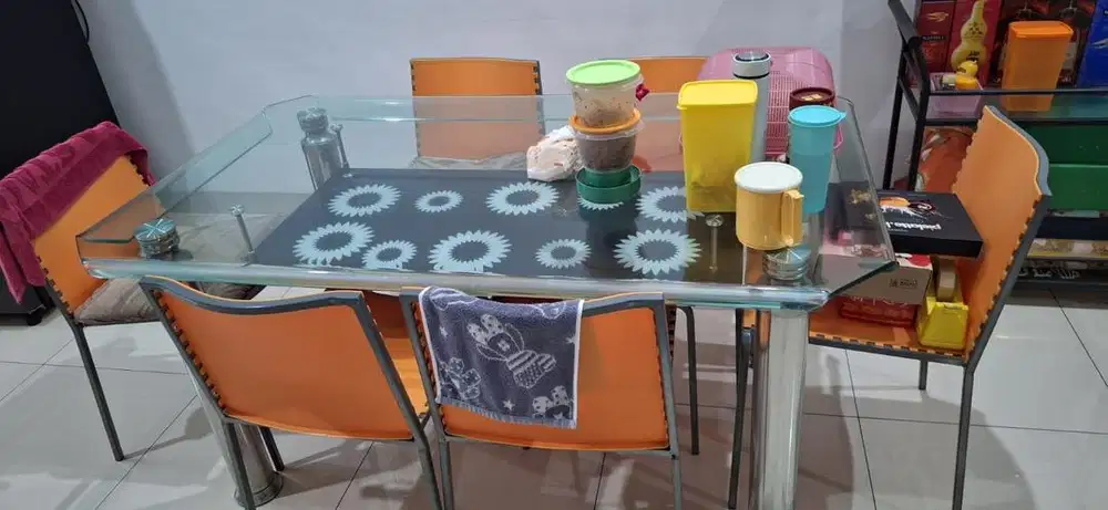 meja makan + kursi