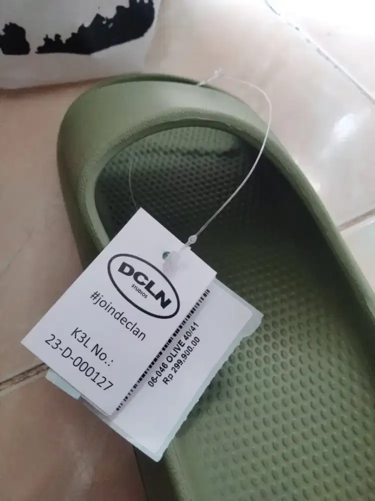 Sandal slop pria