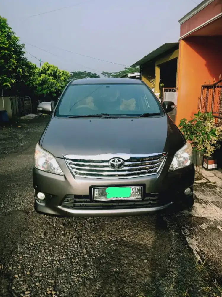 Toyota Kijang Innova 2011 V Bensin
