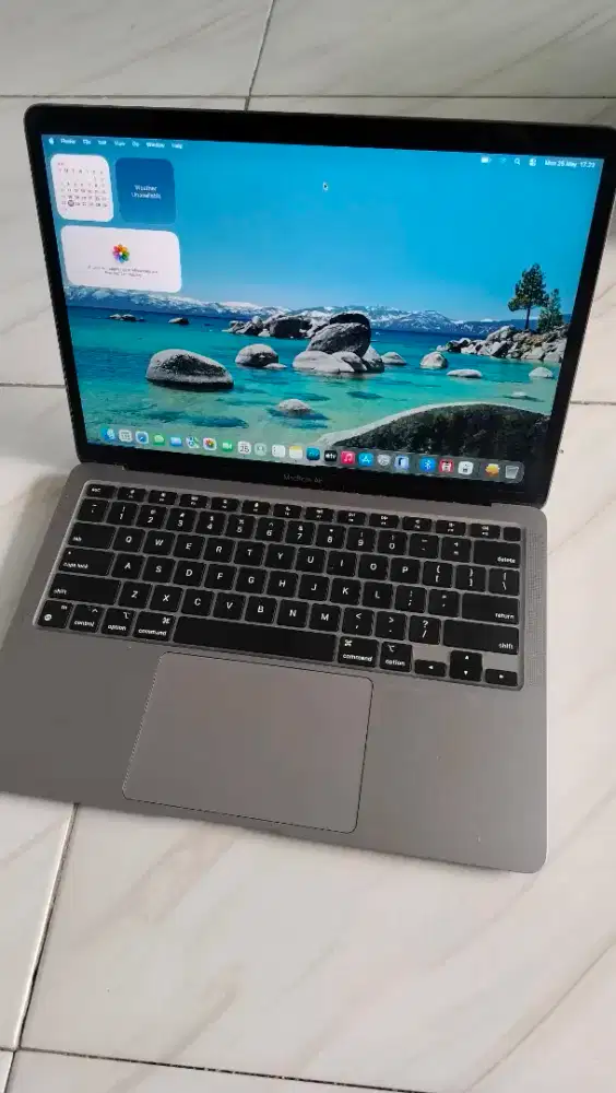 Macbook air 13inch M1 2020