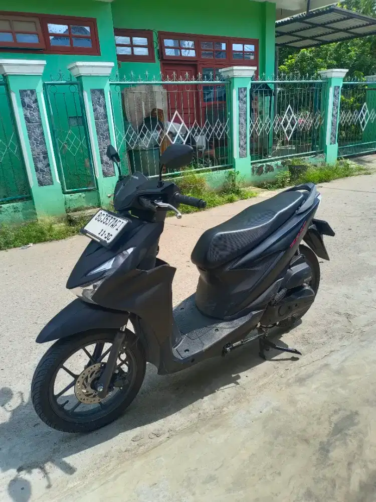 Beat Deluxe CBS ISS 2025 seperti baru