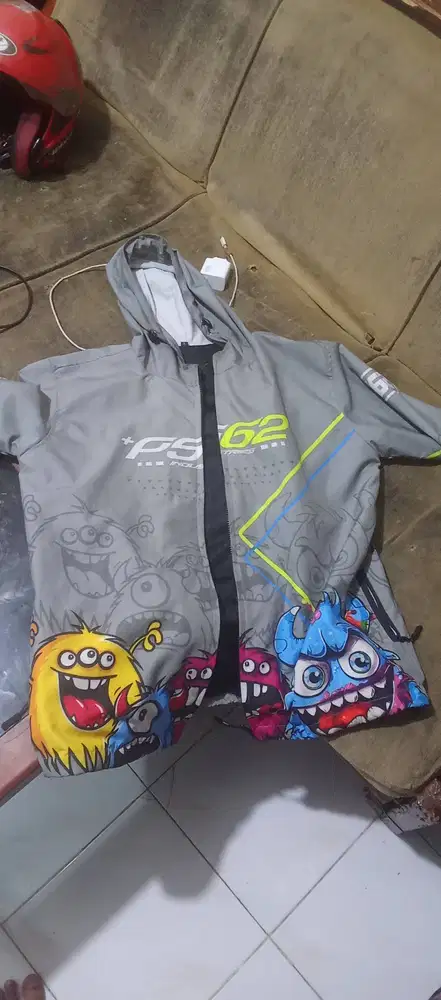 jaket parasut size L