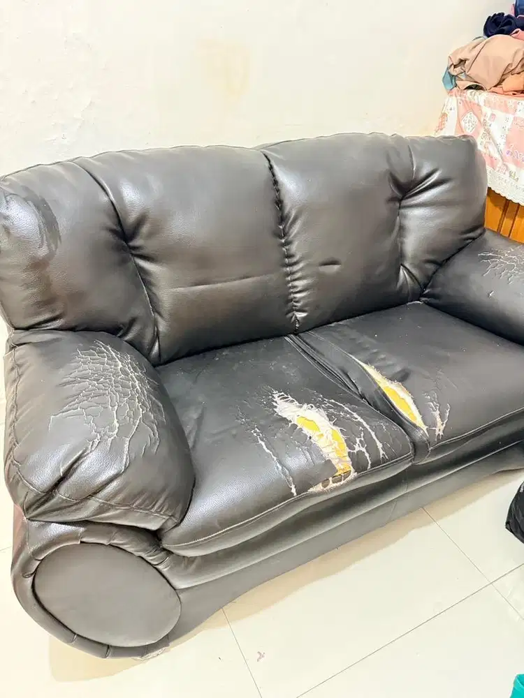 Kursi sofa tamu dijual apa adanya rangka awet bisa reparasi dijual lg