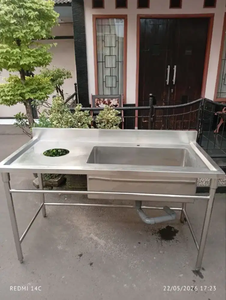 Sink 1 Lubang Sayap Kiri Plus Lubang Sampah Praktis untuk Dapur Usaha