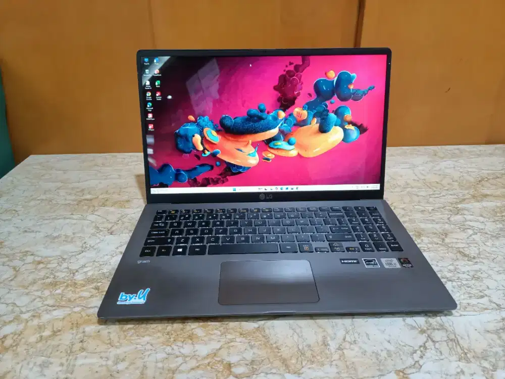 Ultrabook LG Gram Super ringan Core i7 Gen 10 16Gb 512gb Intel Iris Xe