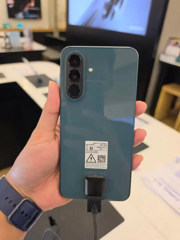 Samsung galaxy A37