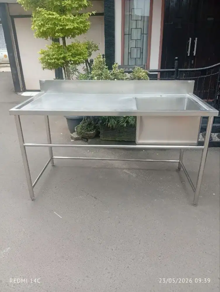 Sink 1 Lubang Sayap Kiri – Praktis dan Kokoh untuk Dapur Usaha
