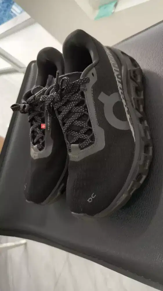 Sepatu Lari Cloudmonster 2 Black