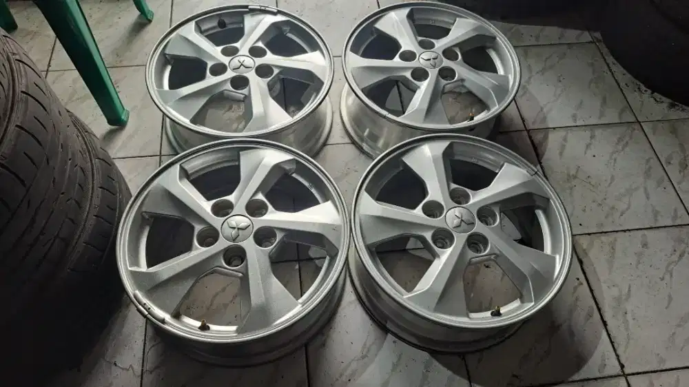 Xpander ring 16 velg mobil xpander cocok innova kuda gran max carry