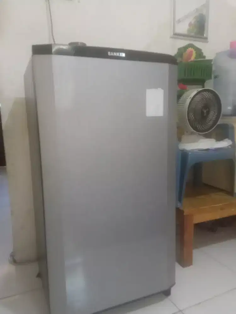 Di jual kulkas sanken 1 pintu