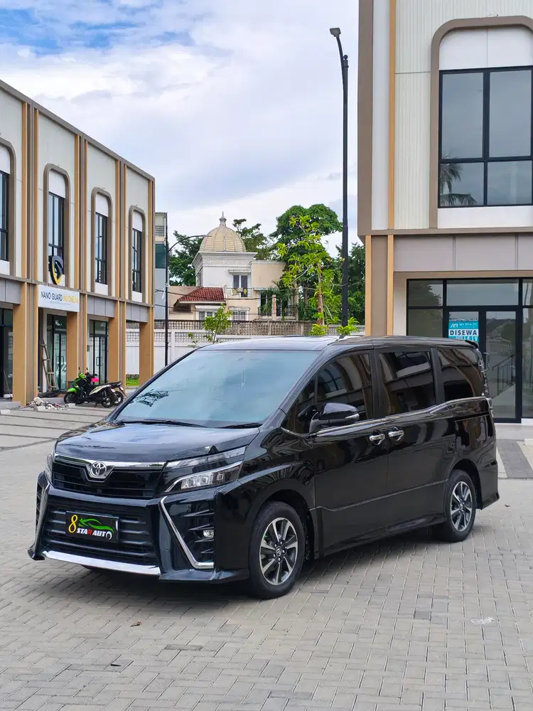 Toyota Voxy 2.0 Matic AT 2018 Full Original