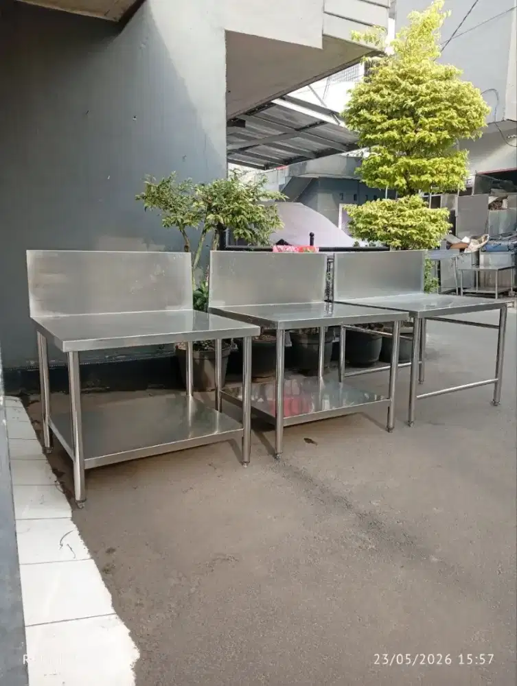 Meja Kompor 2 Susun Backplash – Praktis dan Kokoh untuk Dapur Usaha