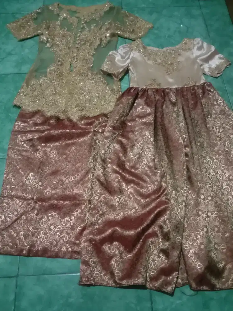 Kebaya gold Ibu dan anak