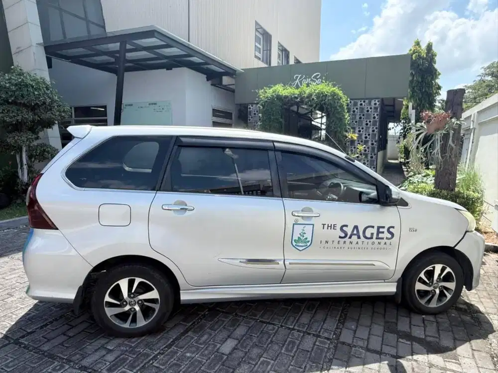 Toyota Avanza Veloz 1.5 AT Tahun 2016