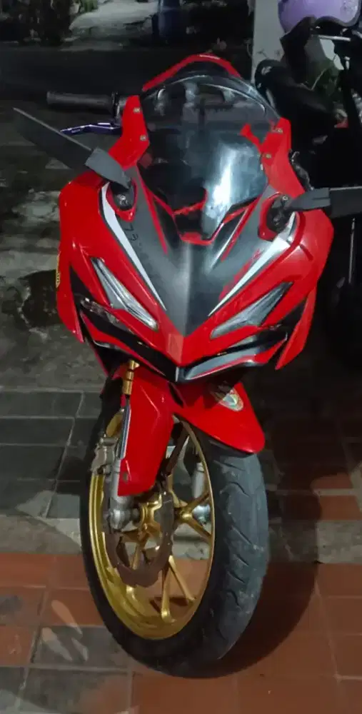 CBR150R Merah-Putih