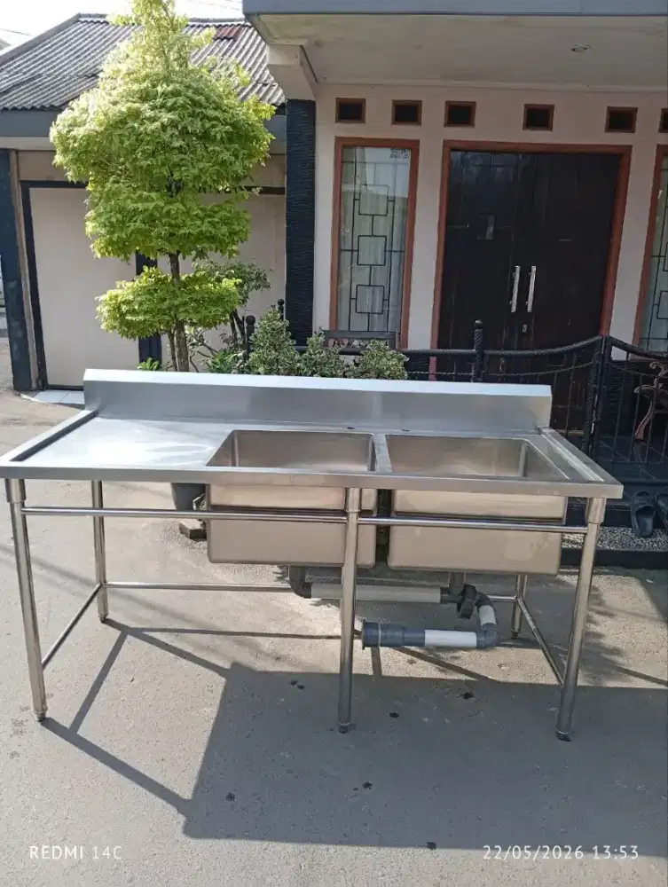 Sink 2 Lubang Sayap Kiri – Praktis dan Ideal untuk Dapur Usaha