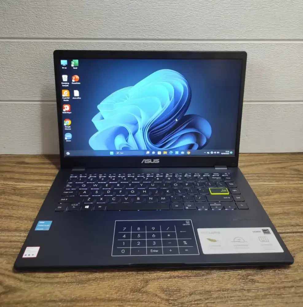 Laptop Asus E410K N4500 Ram 8GB sdd 512GB fulsett garansi resmi aktif