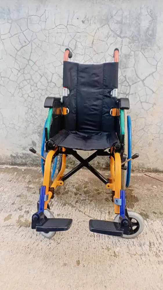 Kursi roda traveling lebar duduk 40cm