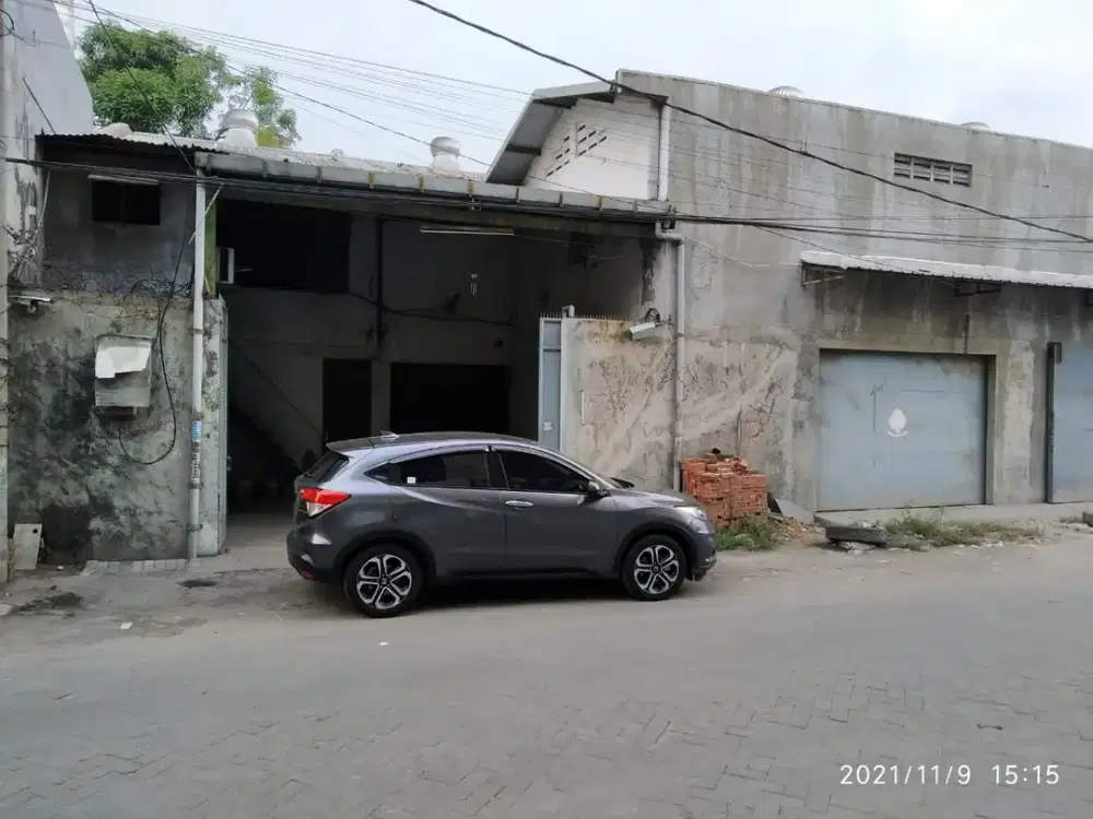 Gudang Fira Kenjeran Surabaya Akses Jalan Kontainer