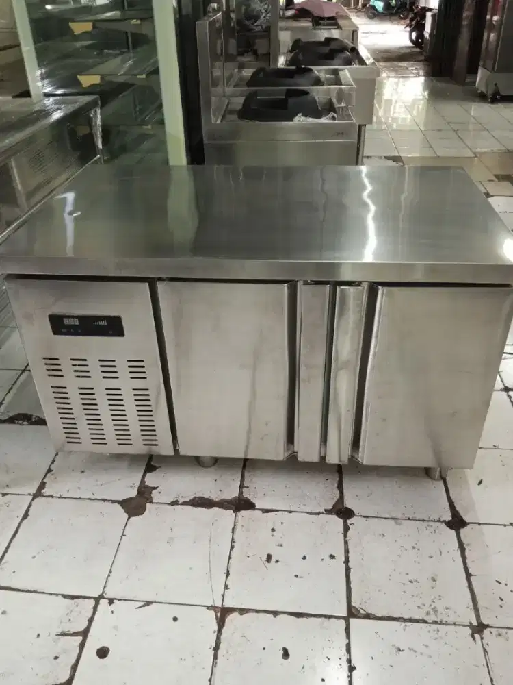 Undercounter Freezer – Praktis untuk Penyimpanan Bahan Beku