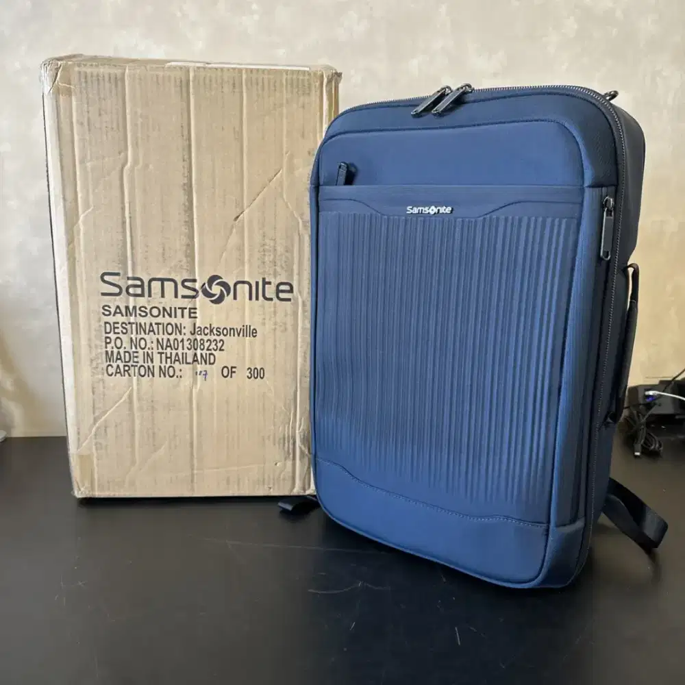 Tas Samsonite Silhouette 18 20” Travel Backpack
cabin size 20 New