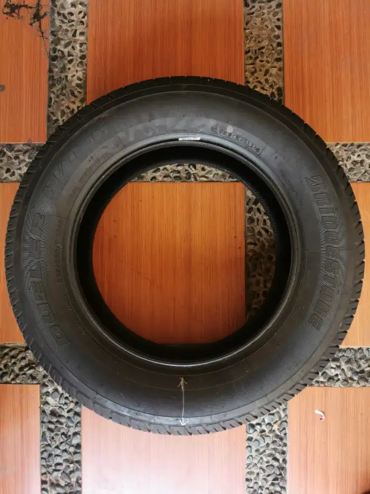 Ban Bridgestone Dueler H/T 687 225/65 R17