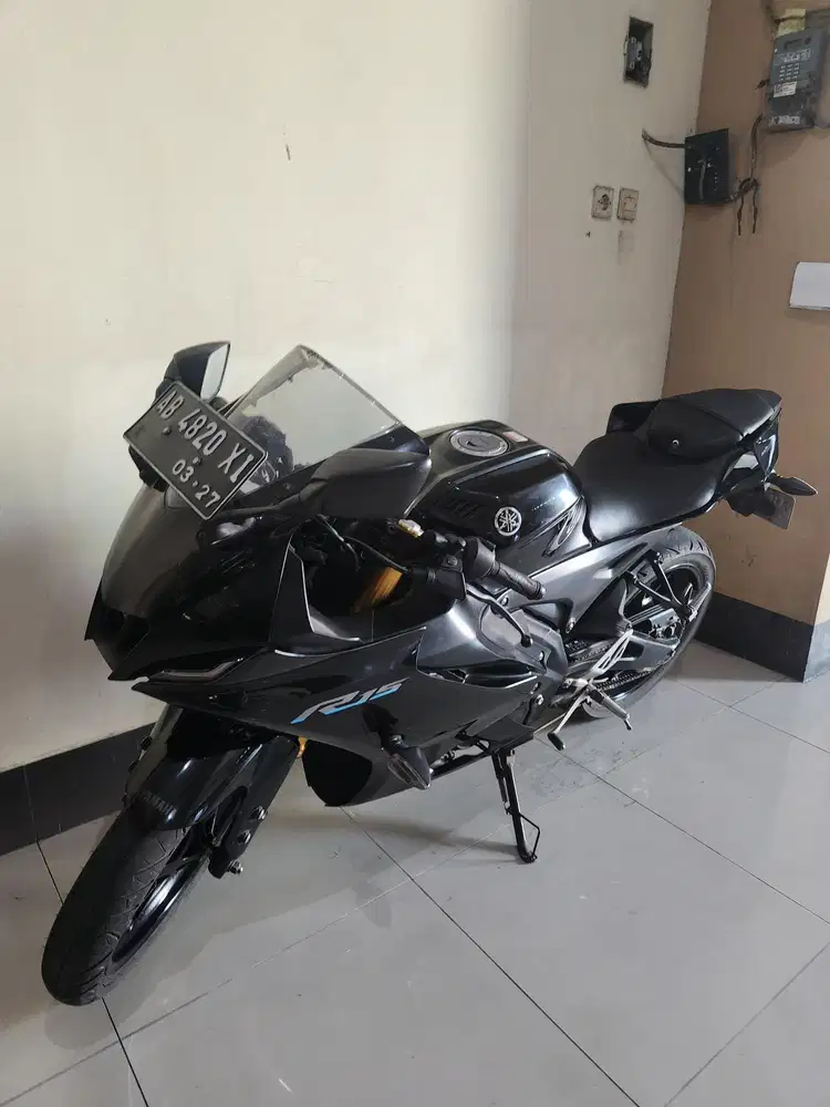 R15 v4 hitam glosy 2022 gbm bisa tunai atau kredit