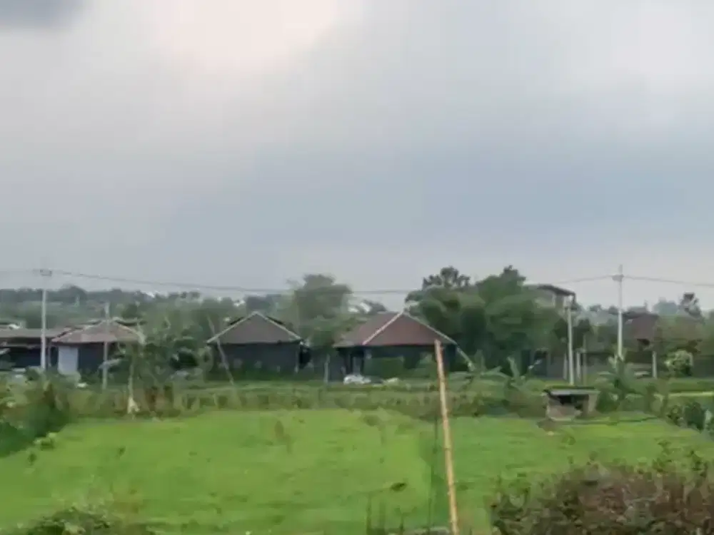 Villa Elegan dan Modern | Lokasi Poros Jalan Favorit Keluarga