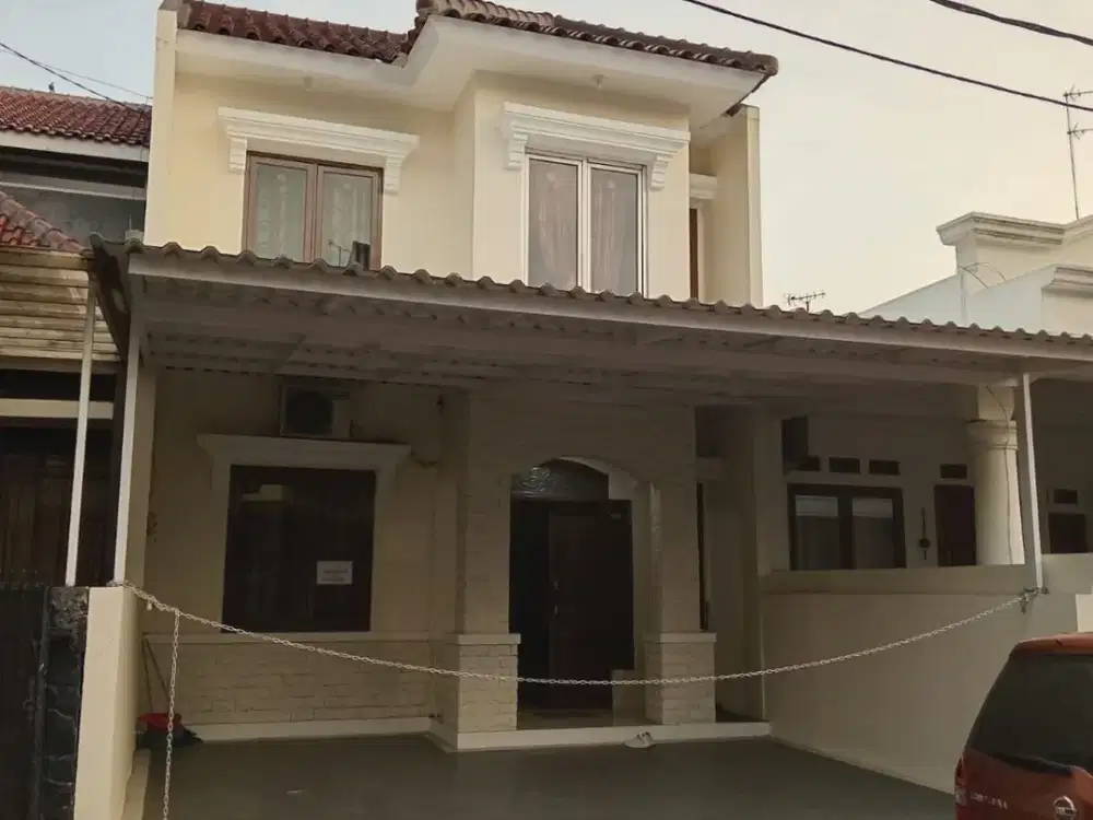 Disewakan Rumah 2 Lantai Lokasi Strategis Citra Grand Cibubur