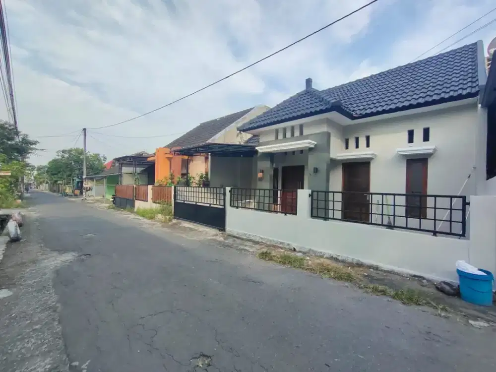 Rumah bagus di purwomartani dekat exis tol dan banyak fasum lain nya